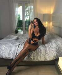 Çarpıcı ve Büyüleyici Grup Escort Kız