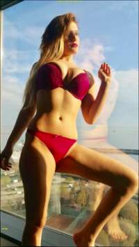 Elit Escort: Gizemli Güzel ve Tutkulu Rehberiniz