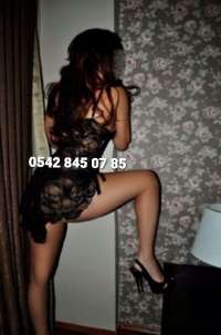Grup Escort Tarzıyla Kaliteli Hizmet Sunan Çarpıcı Bayan